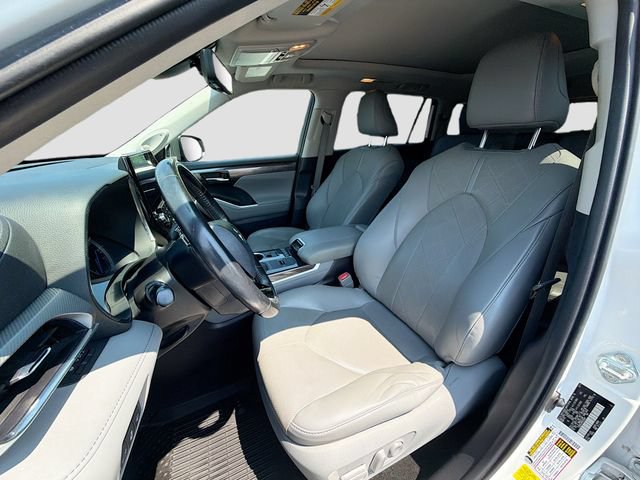 Used 2021 Toyota Highlander Platinum AWD/4WD image 11