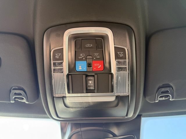 New 2026 RAM 2500 Laramie AWD/4WD image 18