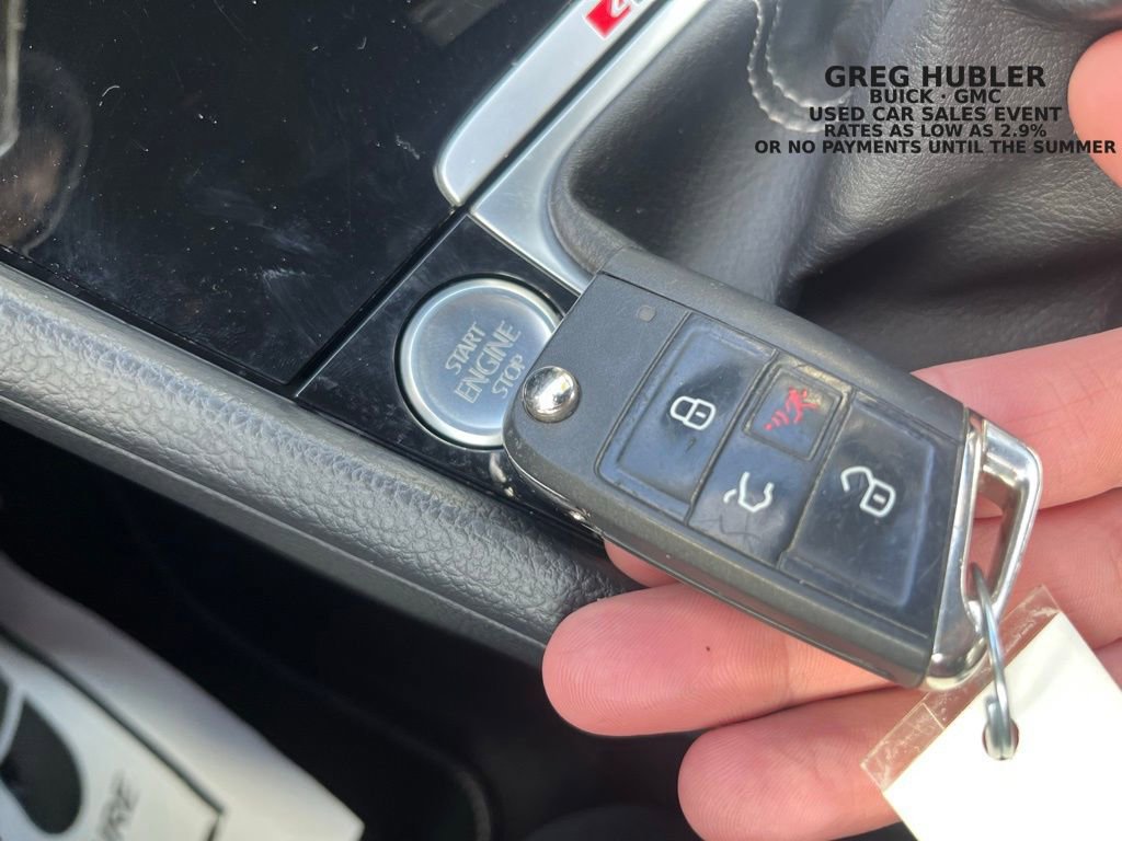 Used 2017 Volkswagen Golf R 4-Door AWD/4WD image 40