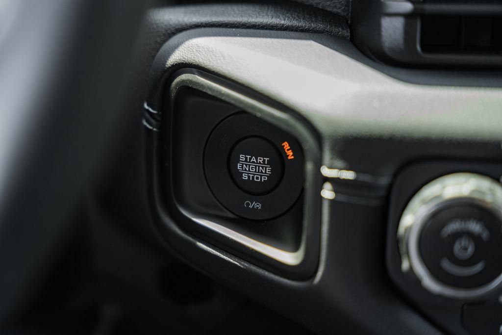 New 2025 Jeep Wrangler Sahara w/ Technology Group image 28
