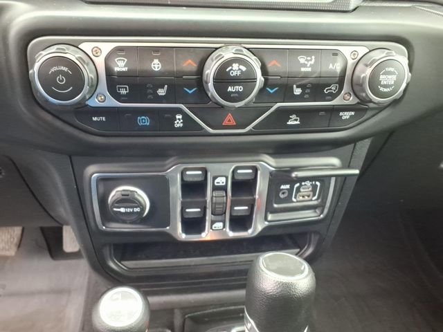 Used 2023 Jeep Wrangler Unlimited w/ Sun & Screen Package image 24
