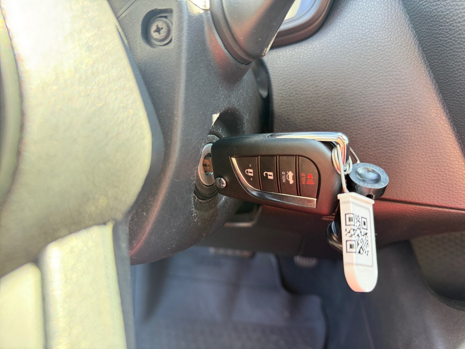 Used 2022 Toyota Corolla LE FWD image 28