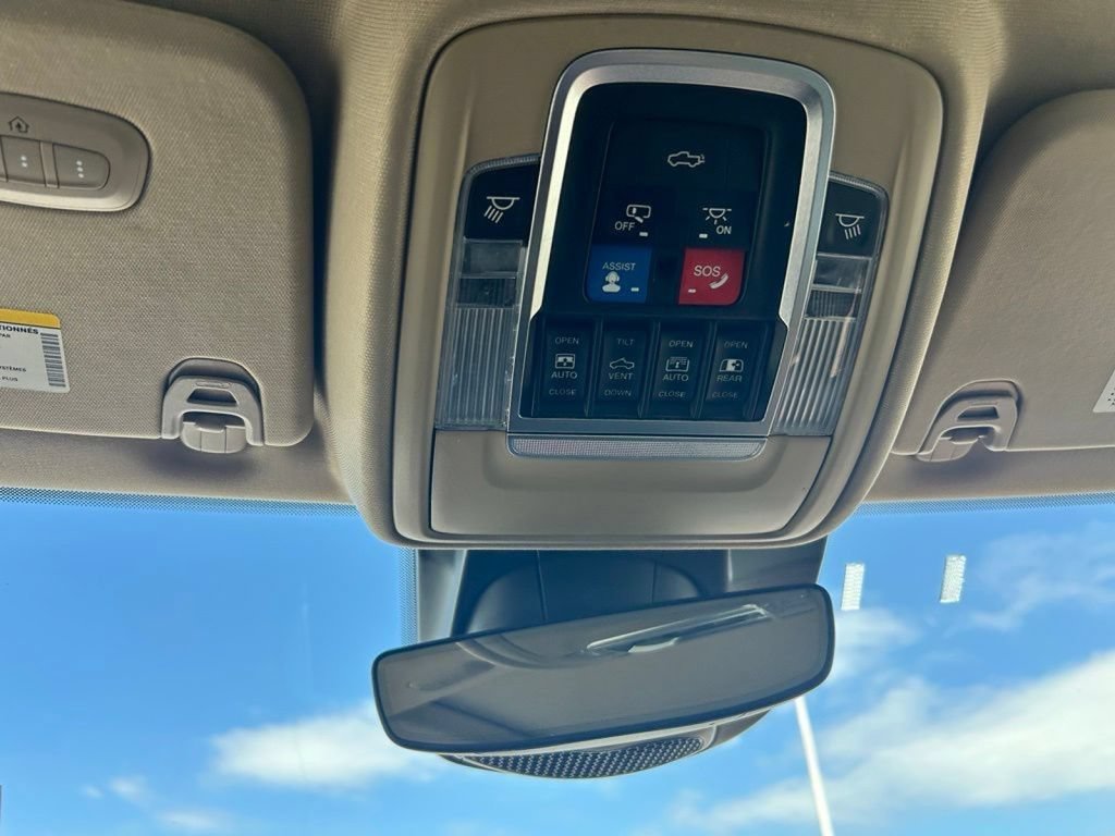 Used 2019 RAM 1500 Laramie AWD/4WD image 22