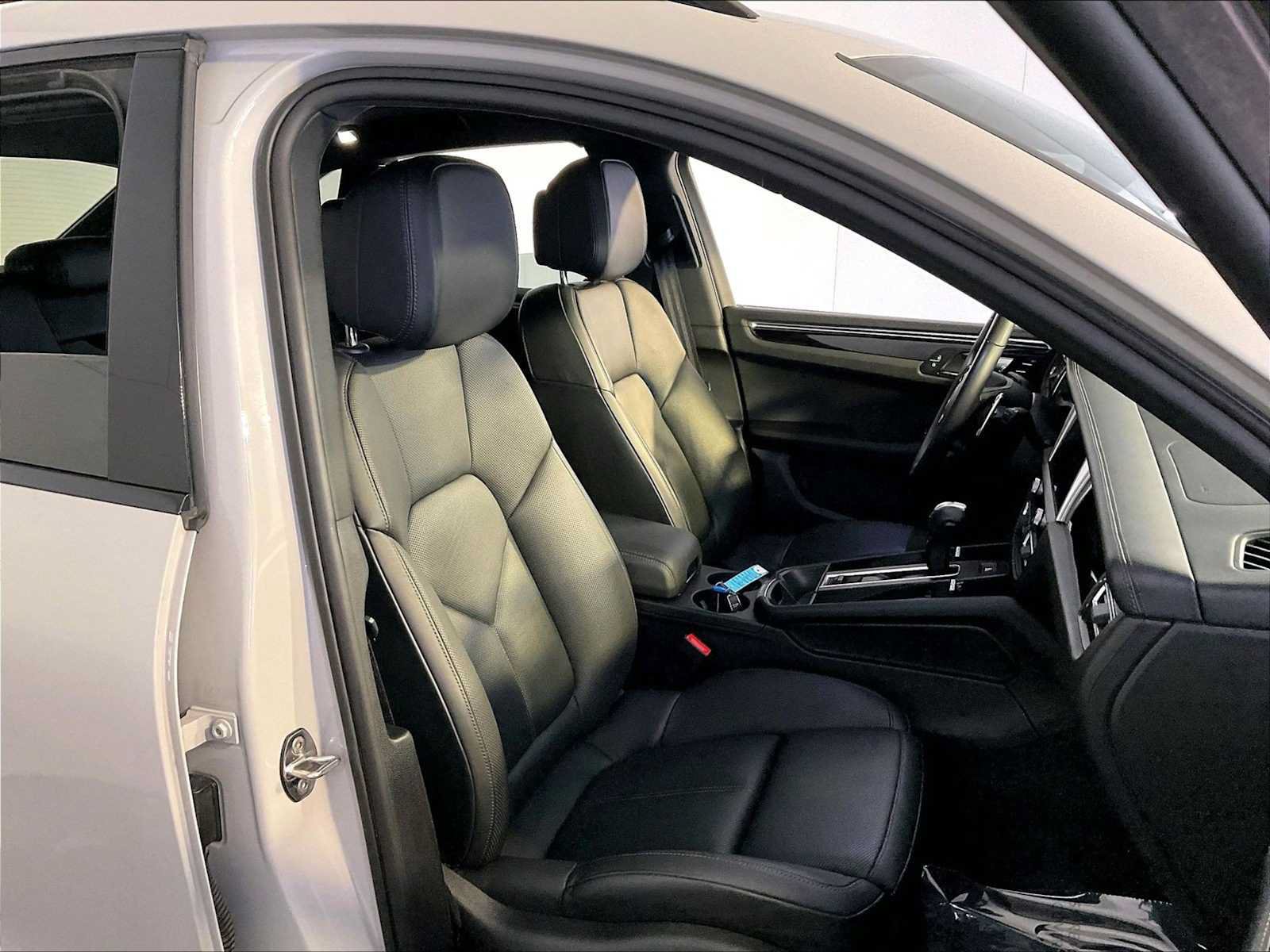 Certified 2023 Porsche Macan S AWD/4WD image 18