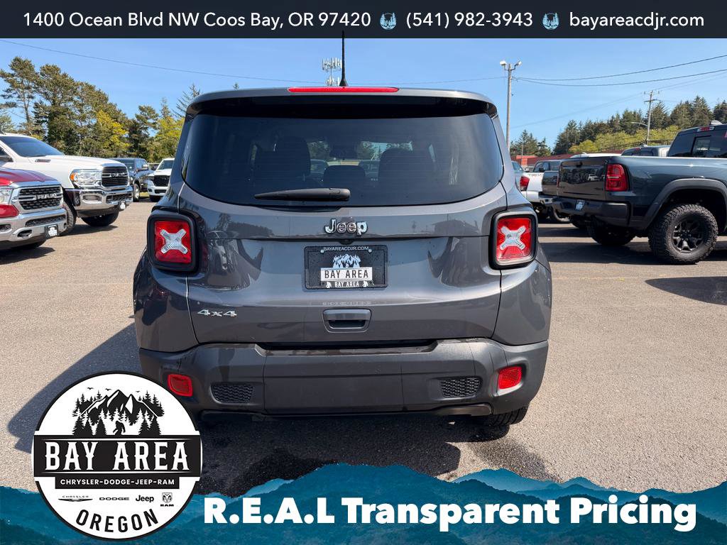 Used 2023 Jeep Renegade Latitude AWD/4WD image 6