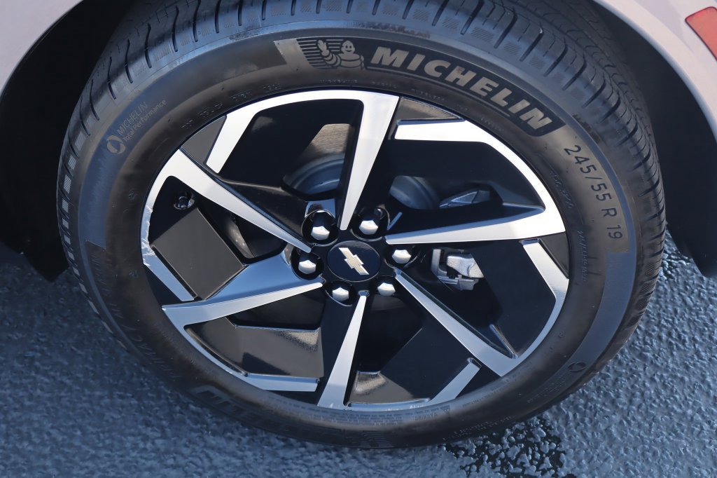 Used 2024 Chevrolet Equinox EV LT FWD image 13