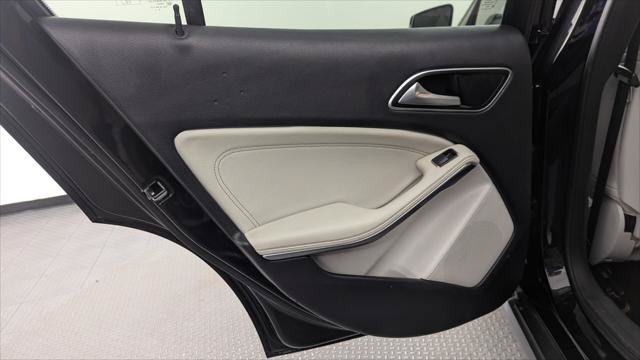 Used 2015 Mercedes-Benz GLA 250 4MATIC image 16
