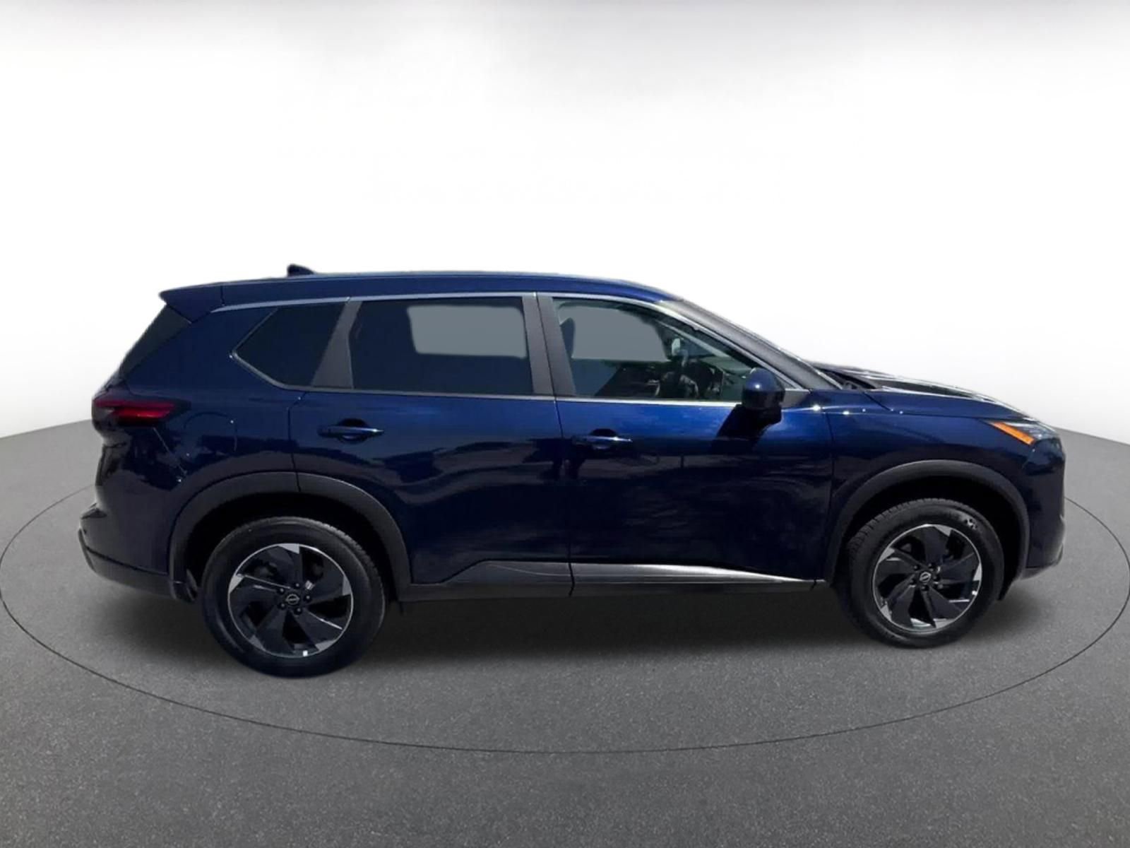 Used 2025 Nissan Rogue SV FWD image 16