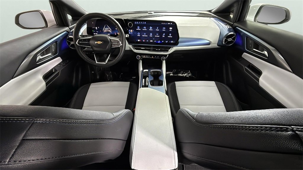 Used 2025 Chevrolet Equinox EV LT image 32