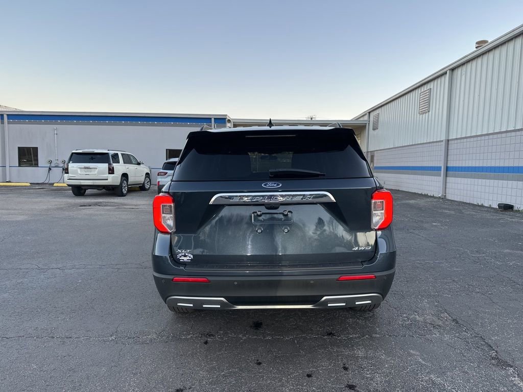 Used 2023 Ford Explorer XLT w/ Equipment Group 202A image 4