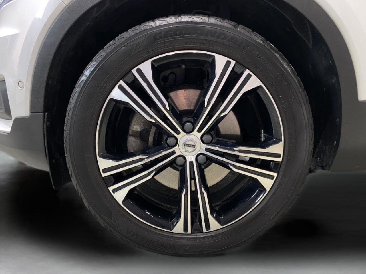 Used 2019 Volvo XC40 T4 Inscription FWD image 23