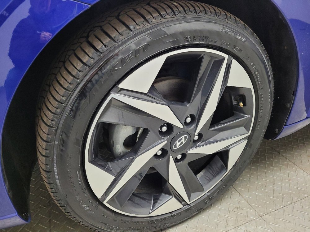 Used 2022 Hyundai Elantra Limited w/ Cargo Package image 31