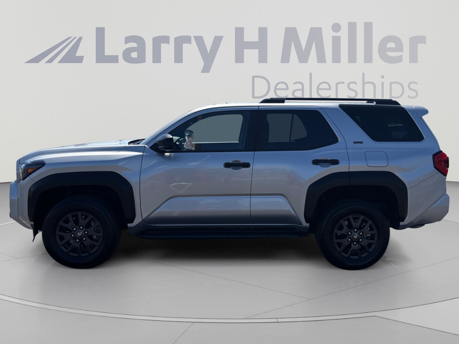 Certified 2025 Toyota 4Runner SR5 AWD/4WD image 2