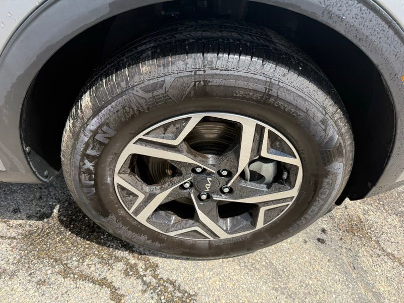 Certified 2025 Kia Sportage LX image 14