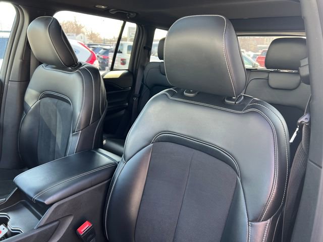 Used 2024 Jeep Grand Cherokee Altitude image 14