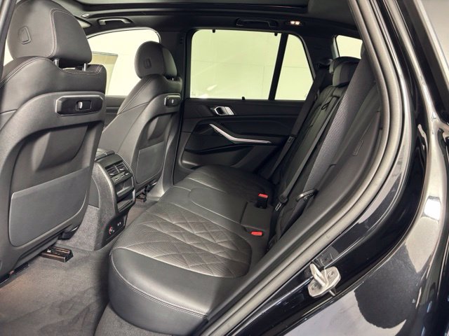 Used 2024 BMW X5 xDrive40i w/ M Sport Package AWD/4WD image 19