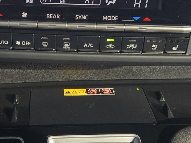 Used 2025 Toyota Sienna Limited image 29