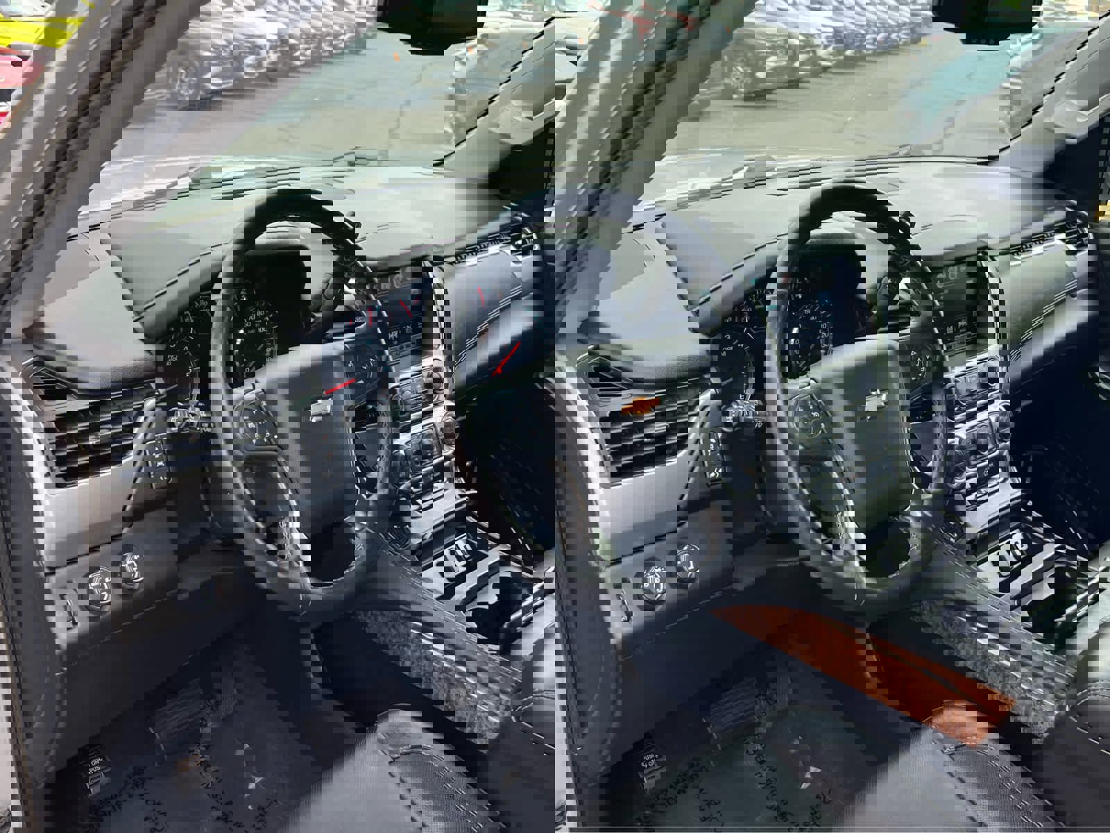 Used 2020 Chevrolet Suburban Premier image 29