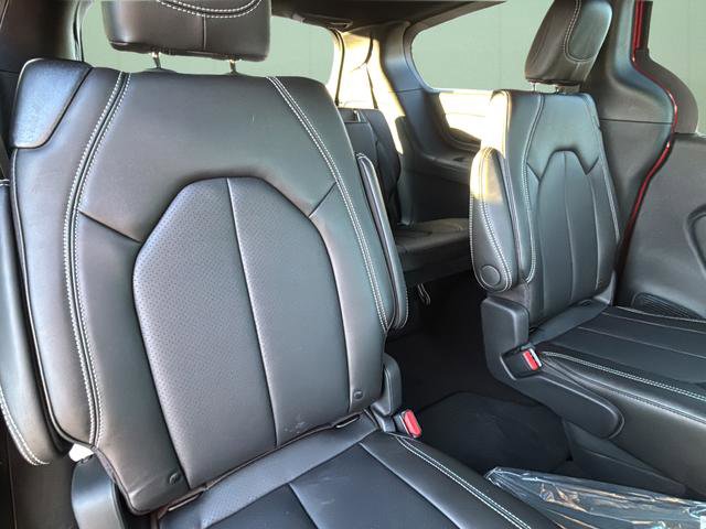 New 2026 Chrysler Pacifica Select image 41