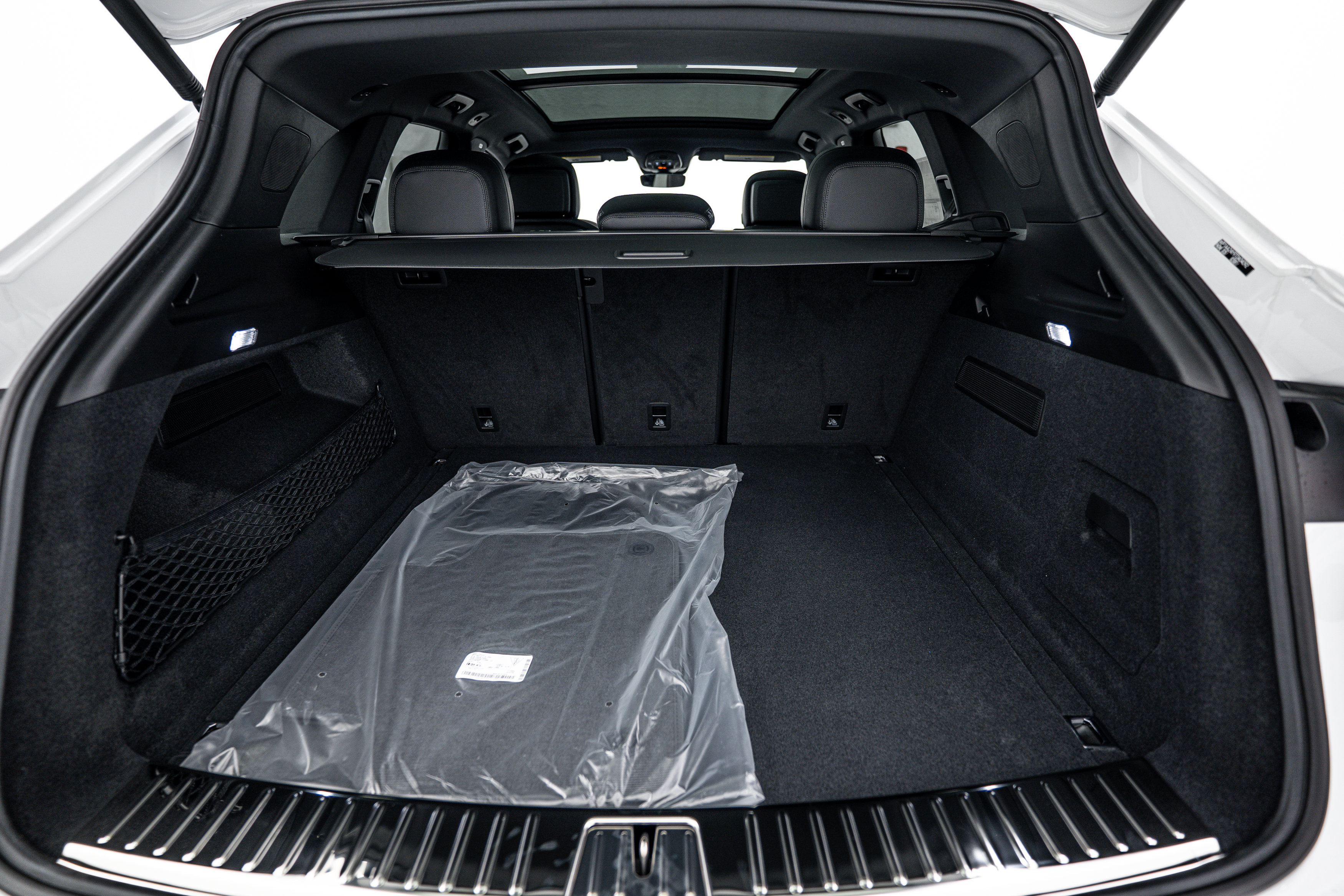 Certified 2026 Porsche Cayenne AWD/4WD image 24