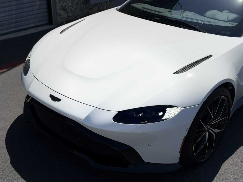 Used 2022 Aston Martin V8 Vantage Coupe RWD image 22