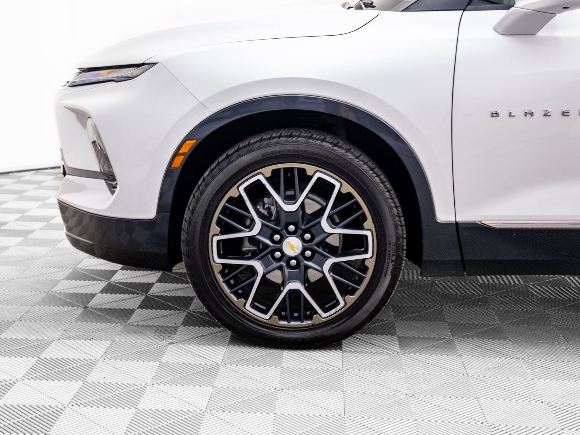 Used 2024 Chevrolet Blazer Premier w/ Driver Confidence II Package image 39