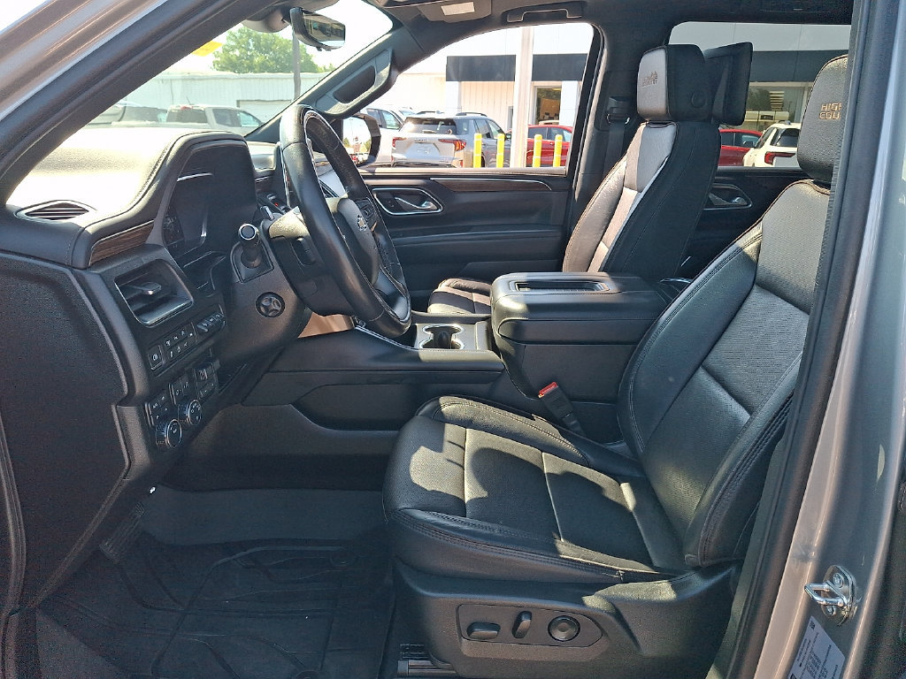 Used 2024 Chevrolet Tahoe High Country w/ Advanced Technology Package AWD/4WD image 17