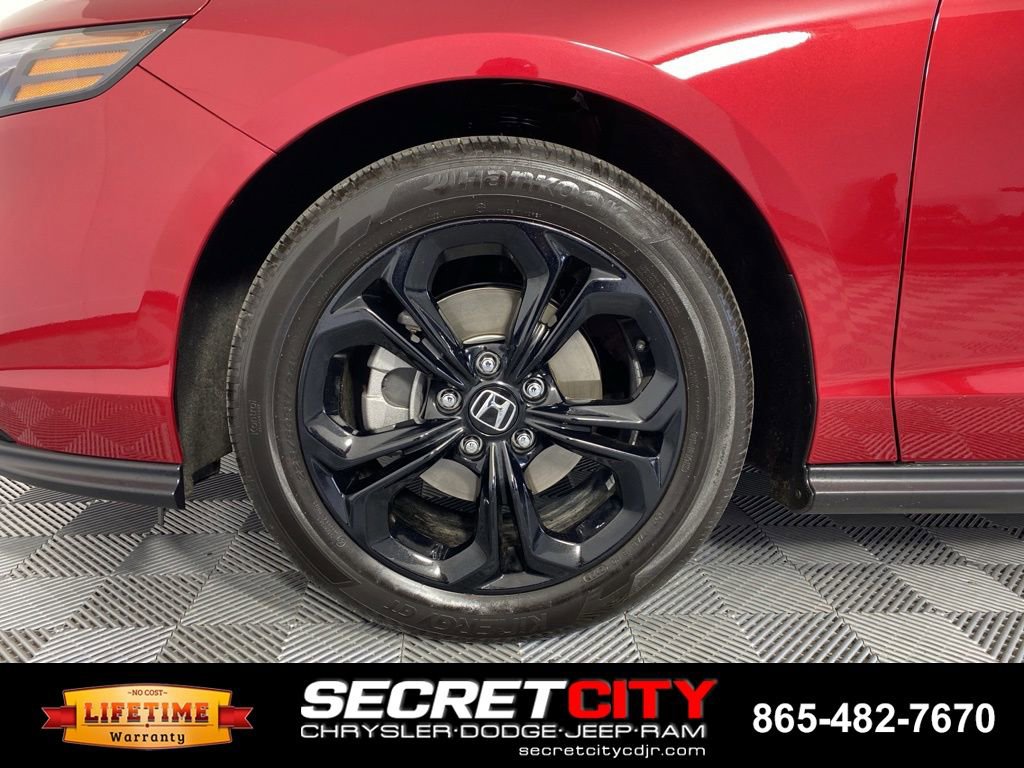 Used 2025 Honda Accord SE image 9