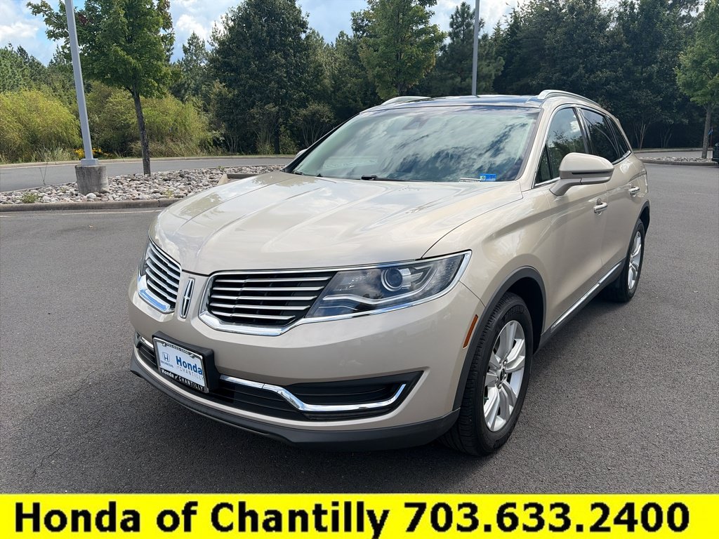 Used 2017 Lincoln MKX Select w/ Select Plus Package AWD/4WD image 3