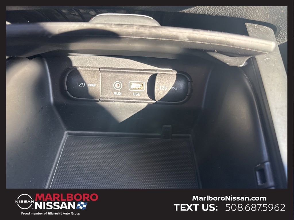 Used 2017 Kia Sorento LX w/ LX Convenience Package image 27