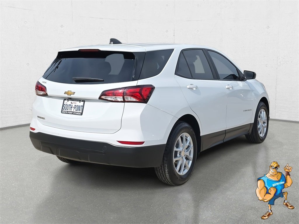 Used 2022 Chevrolet Equinox LS w/ LS Convenience Package image 5