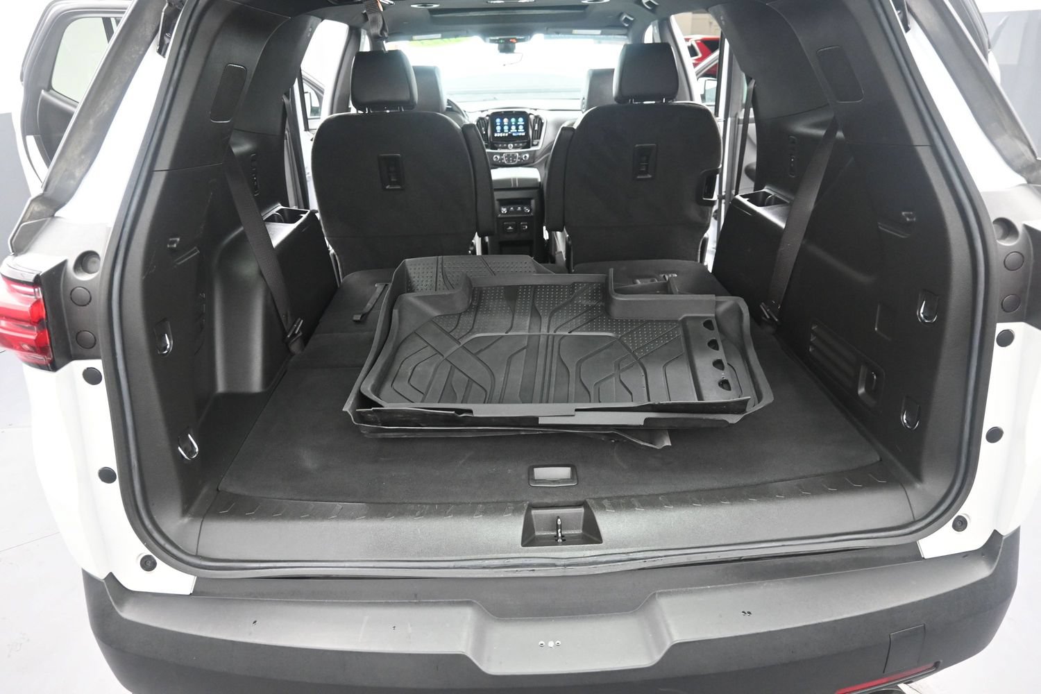 Used 2023 Chevrolet Traverse RS AWD/4WD image 43