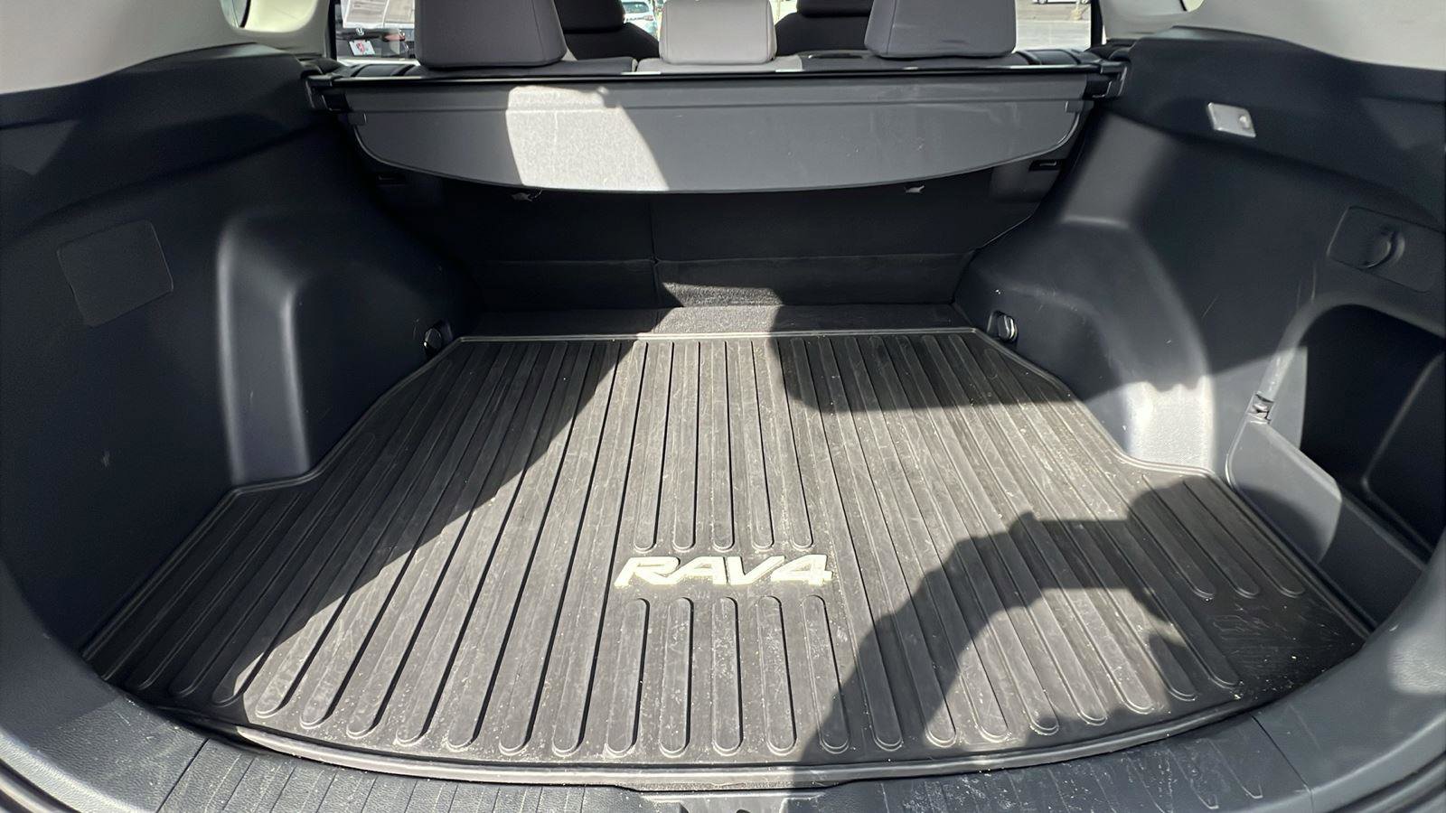 Used 2019 Toyota RAV4 XLE w/ Convenience Package image 15