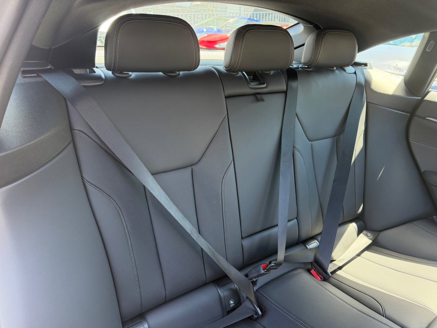 Used 2022 BMW i4 eDrive40 w/ Premium Package RWD image 44