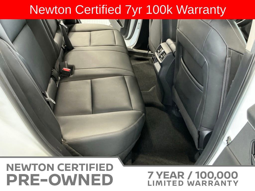 Used 2025 Nissan Murano SV AWD/4WD image 14