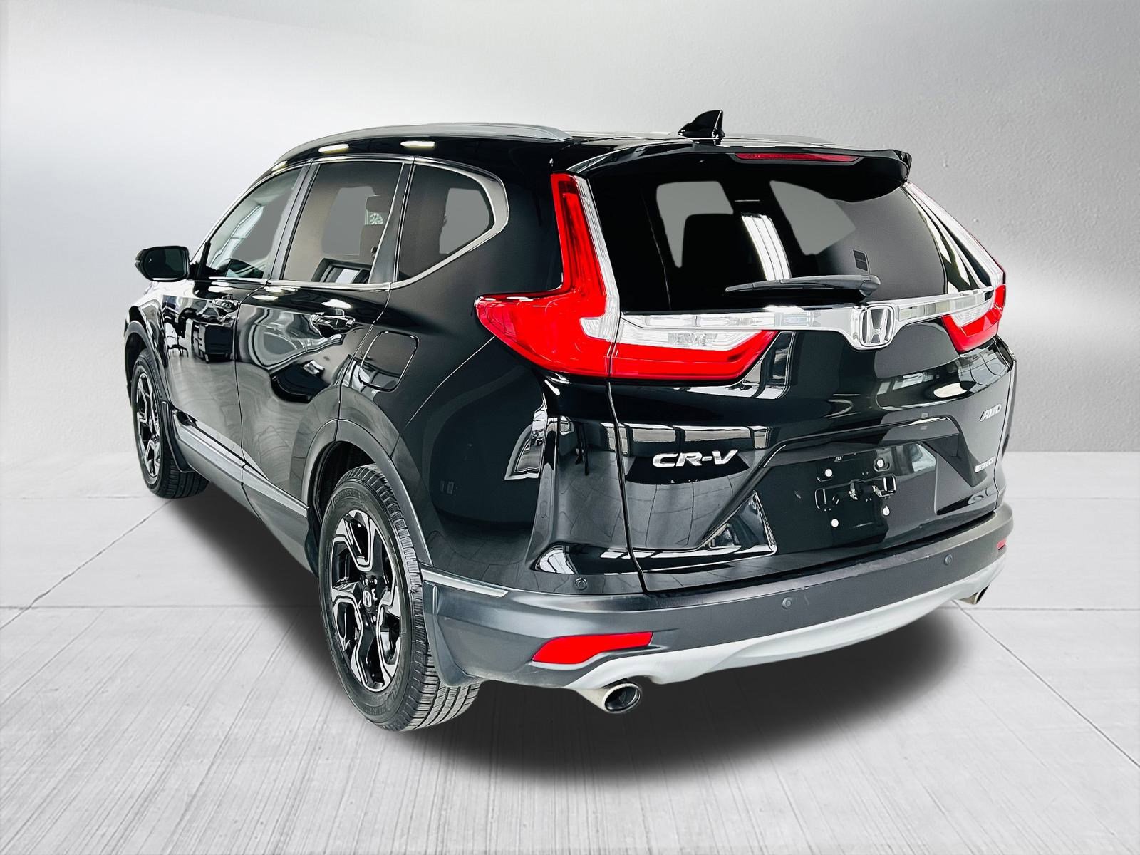 Used 2017 Honda CR-V Touring image 8