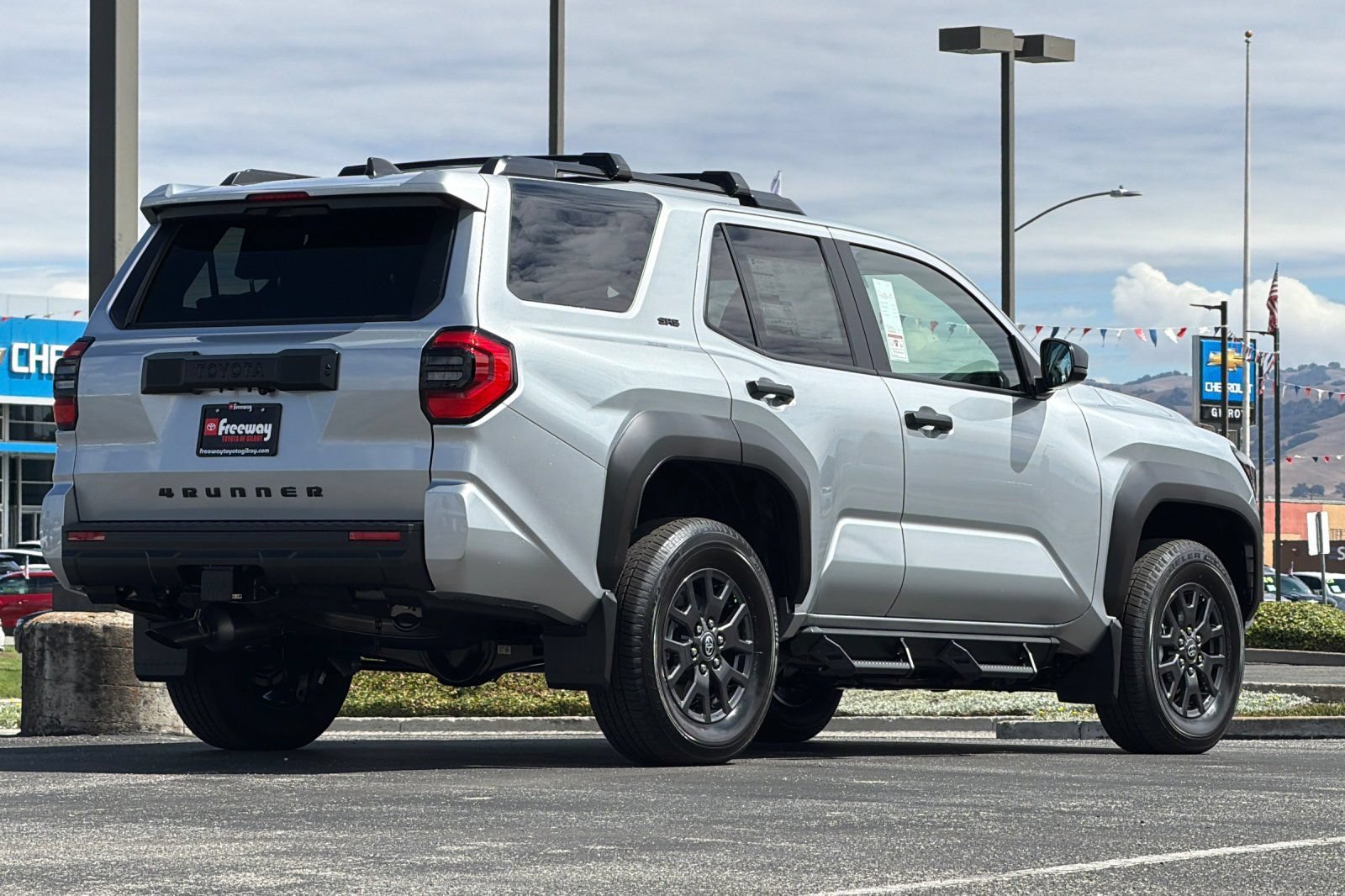 New 2026 Toyota 4Runner SR5 AWD/4WD image 4