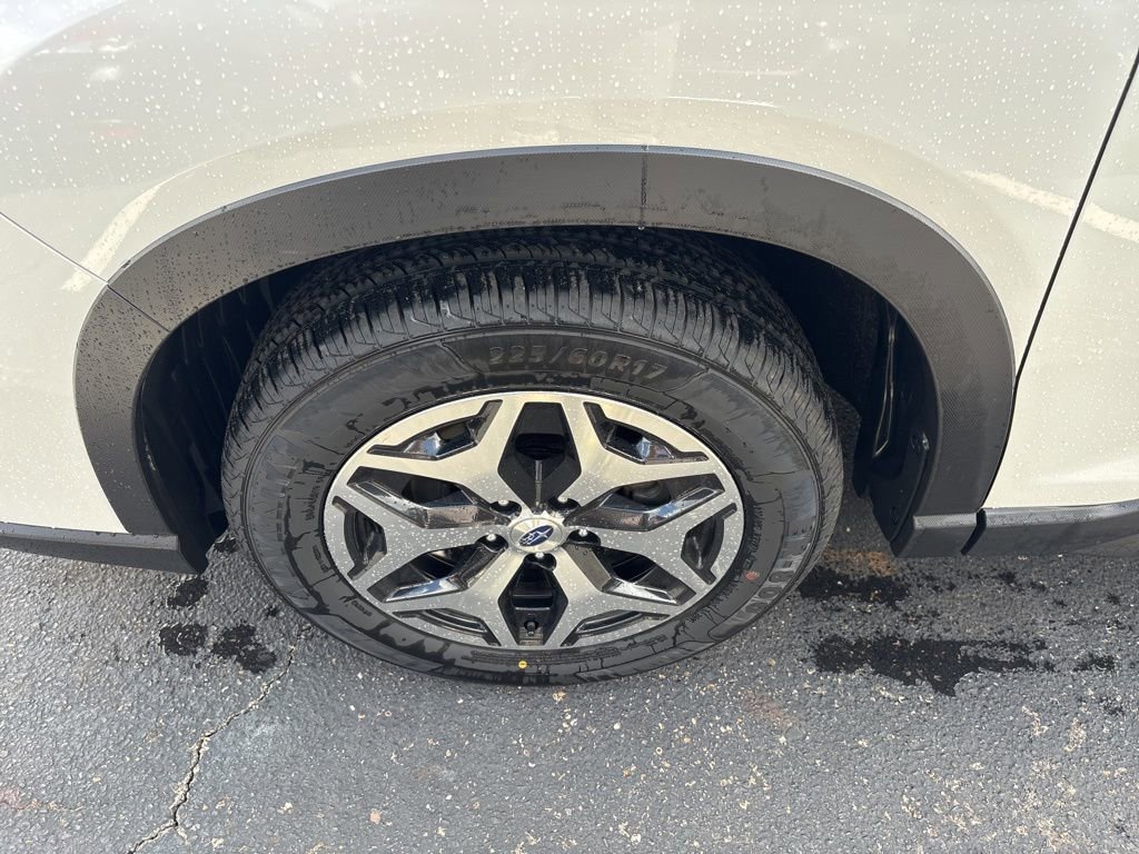 Used 2023 Subaru Forester Premium image 7