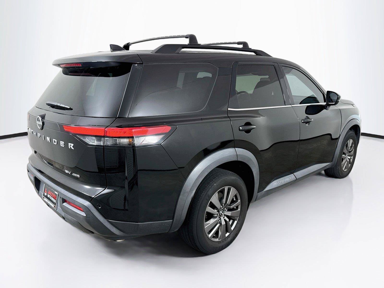 Used 2022 Nissan Pathfinder SV AWD/4WD image 5