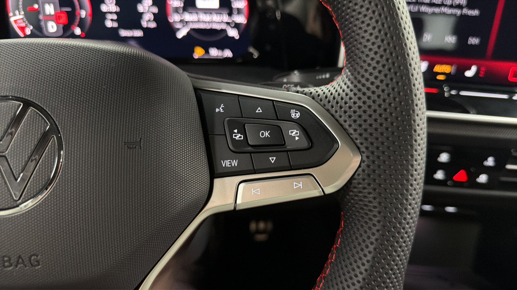 New 2026 Volkswagen GTI SE FWD image 24