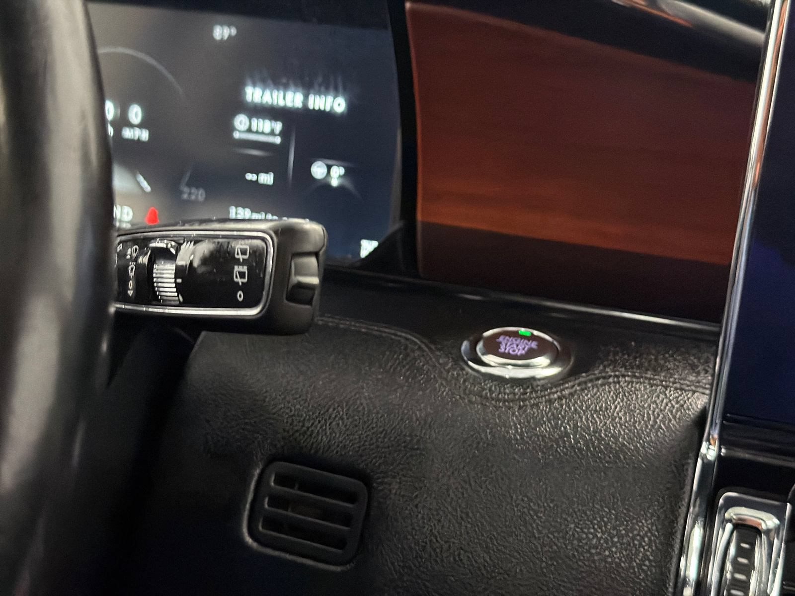 Used 2020 Lincoln Navigator Reserve AWD/4WD image 30