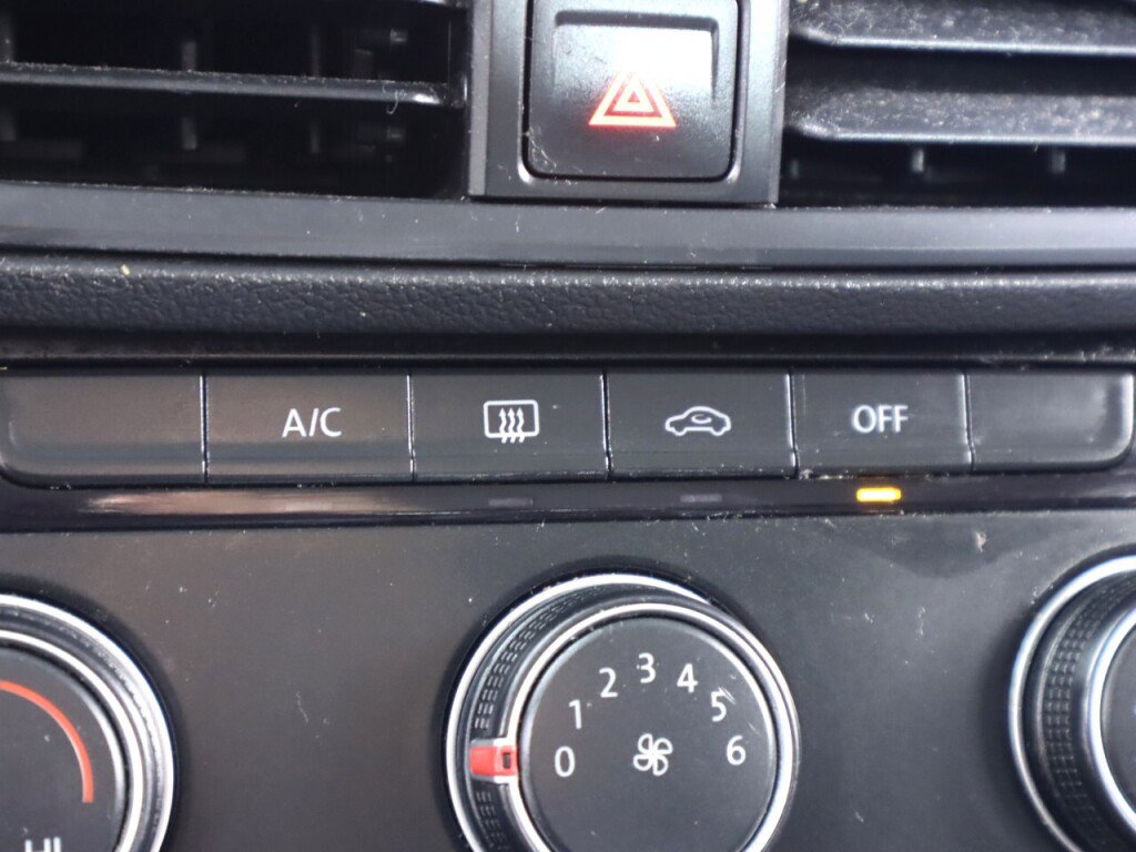 Used 2020 Volkswagen Jetta S w/ Driver Assistance Package image 21