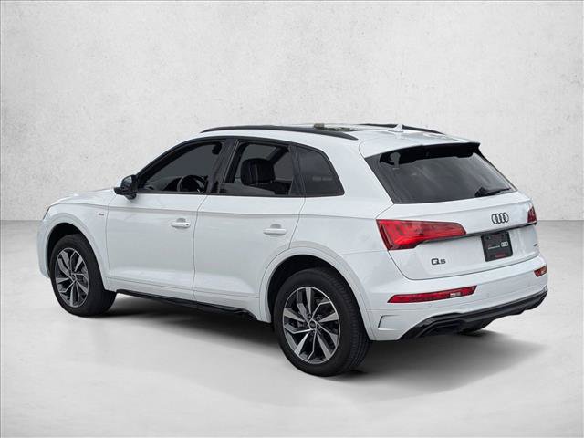 Certified 2024 Audi Q5 2.0T Premium w/ Summer of Audi Package AWD/4WD image 7