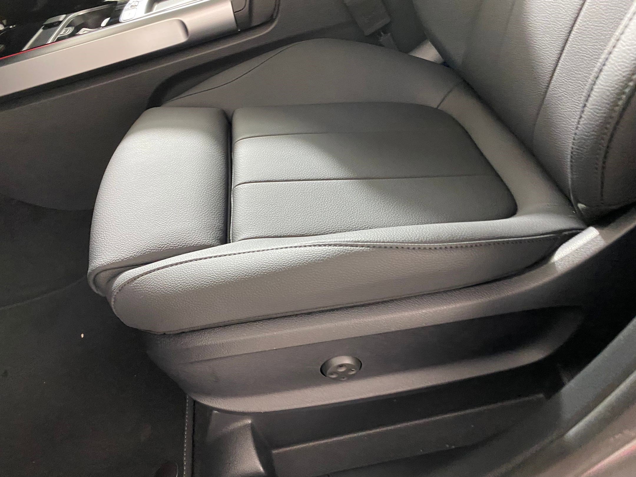 Used 2026 Mercedes-Benz GLB 250 4MATIC image 13