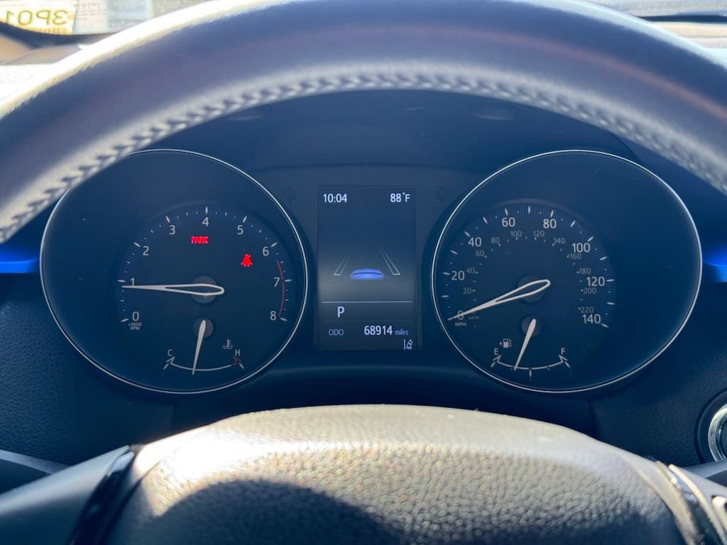 Used 2020 Toyota C-HR XLE FWD image 13
