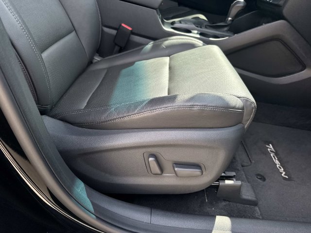 Used 2021 Hyundai Tucson Limited w/ Cargo Package FWD image 17
