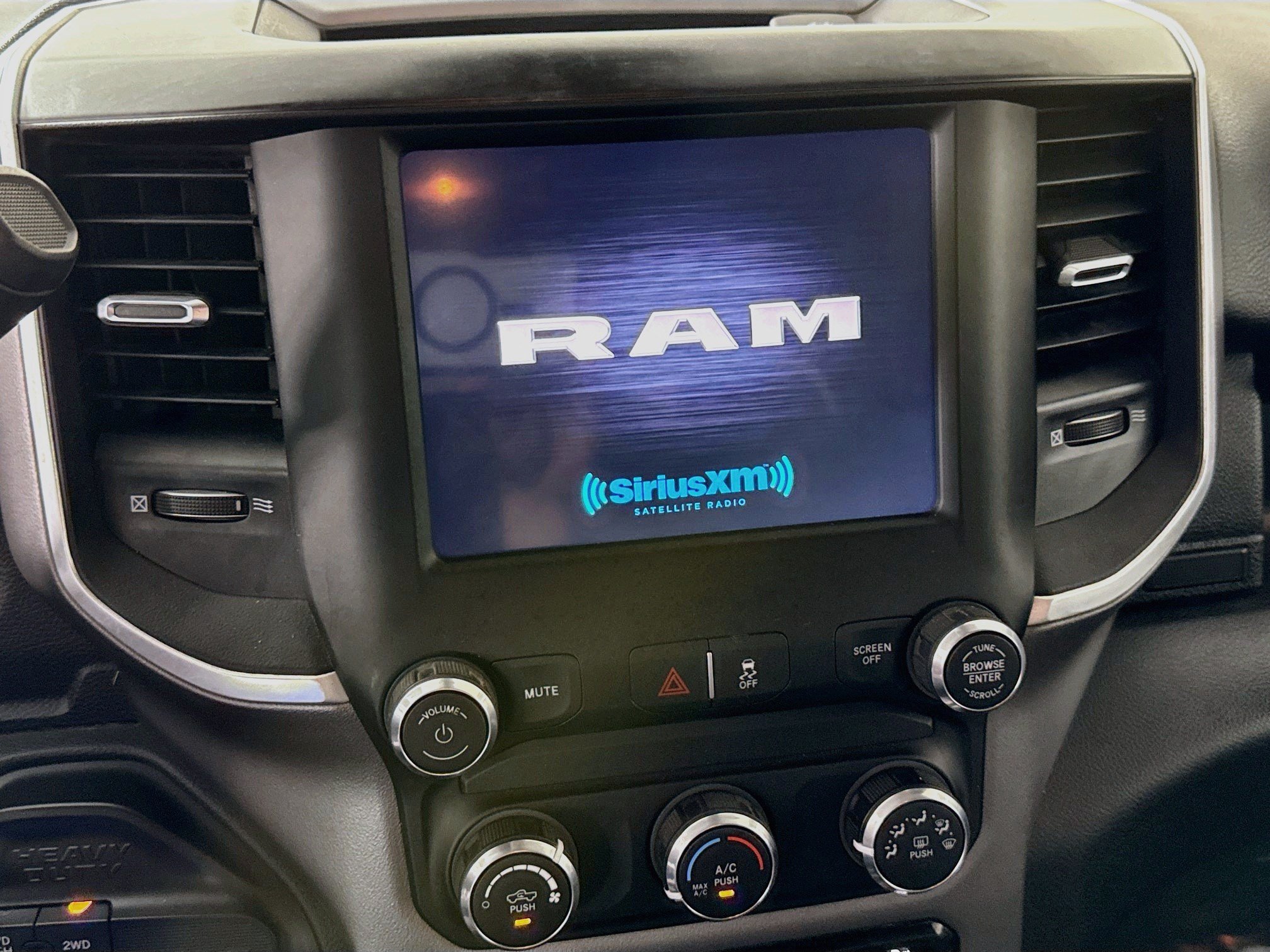Used 2024 RAM 2500 Big Horn w/ Off Road Package AWD/4WD image 18