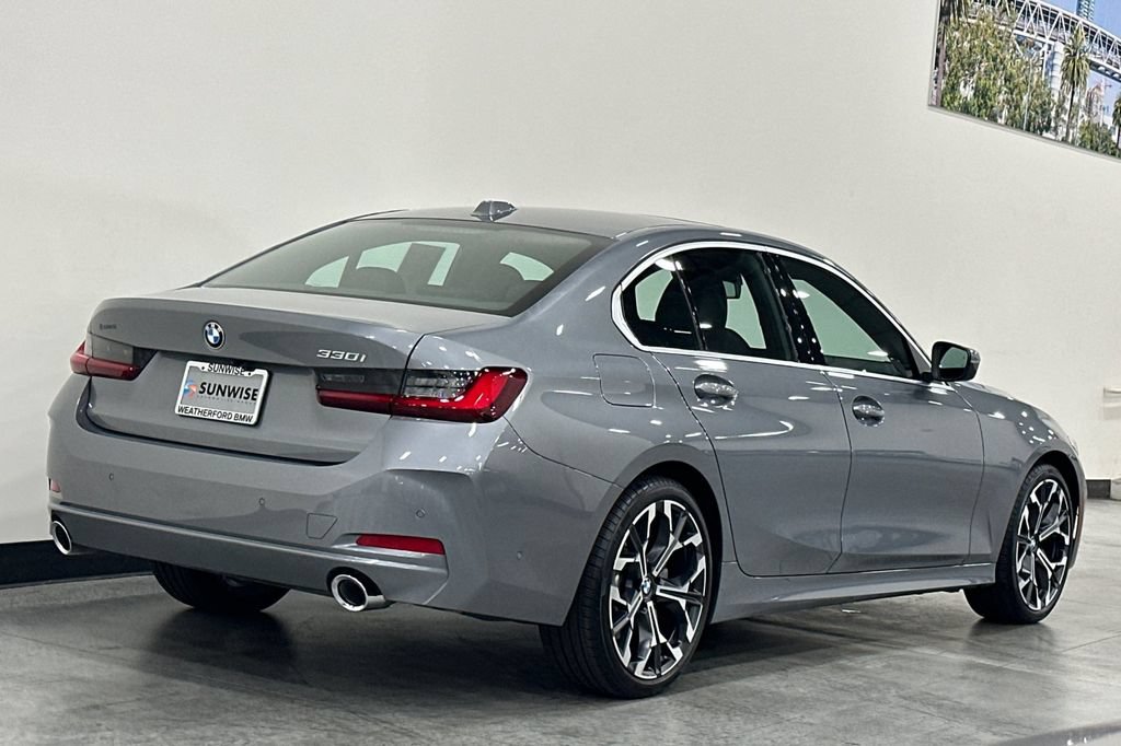 Used 2025 BMW 330i Sedan RWD image 4