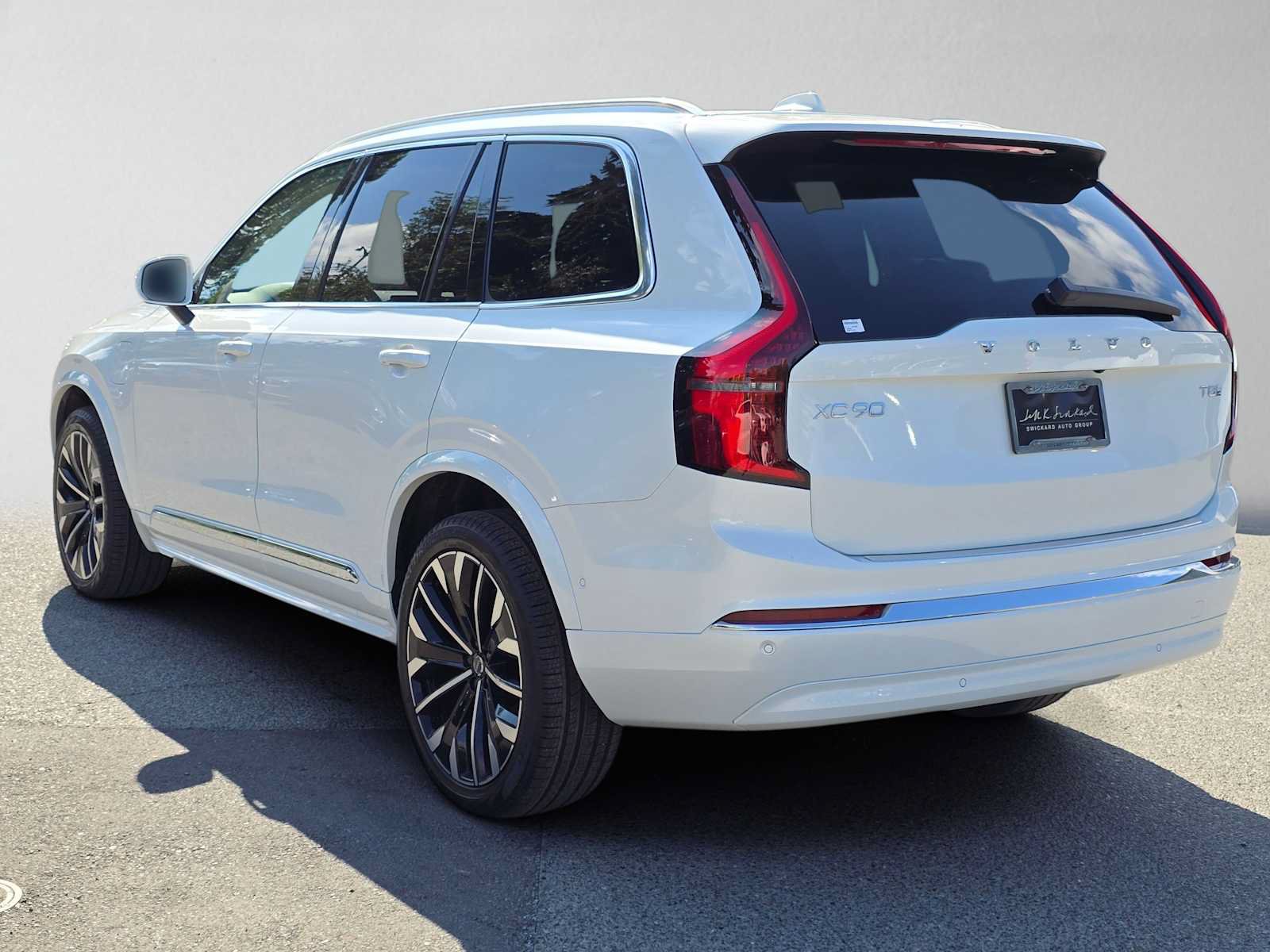 Used 2025 Volvo XC90 T8 Plus w/ Protection Package Premier AWD/4WD image 5