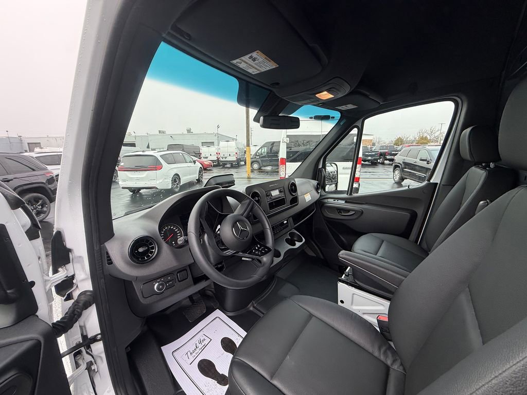 Used 2025 Mercedes-Benz Sprinter 2500 image 15